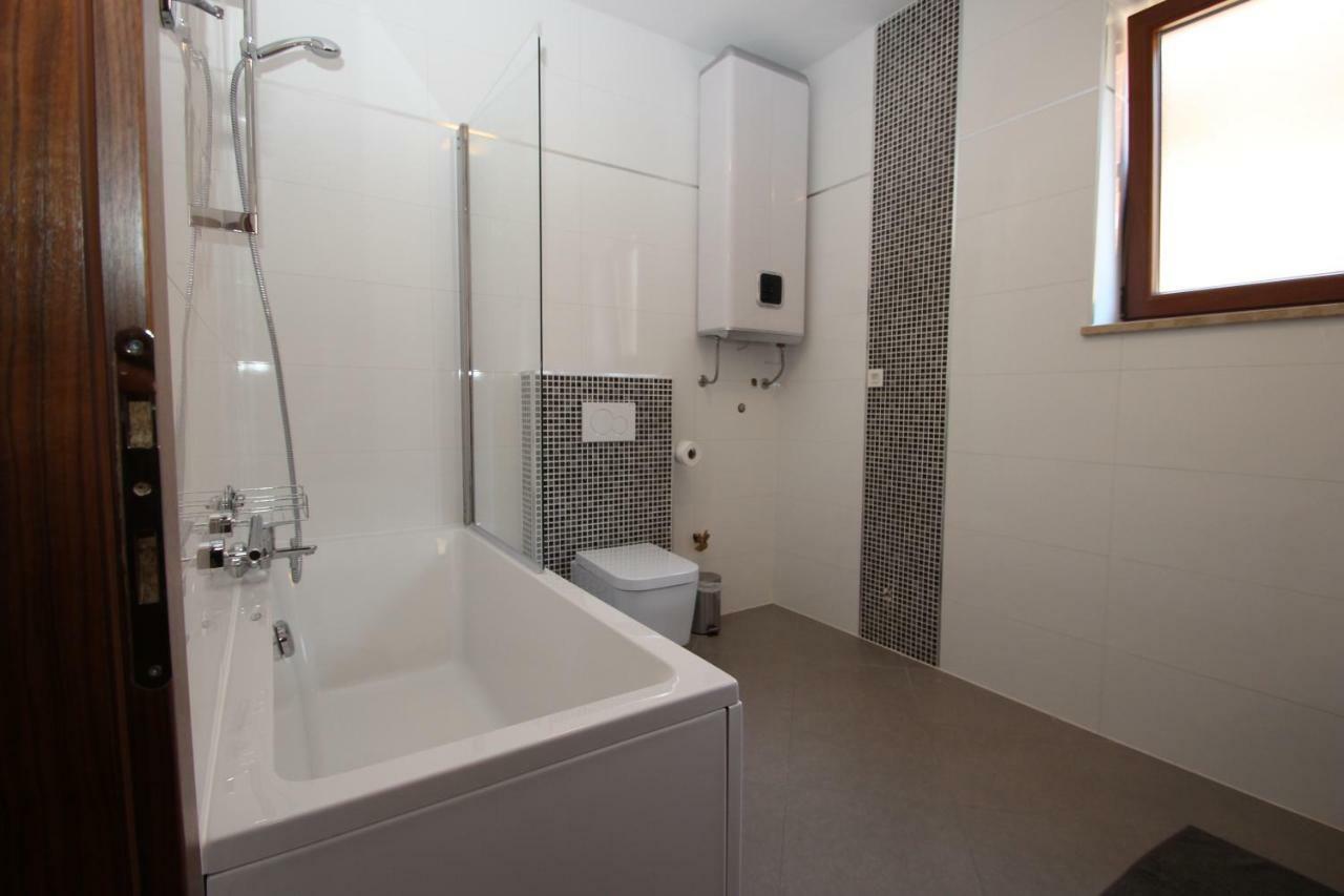 Villa Dora Vabriga Tar-Vabriga Екстериор снимка
